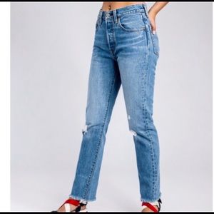 Levi’s 501’s Distressed High Waisted Jeans Raw Hem